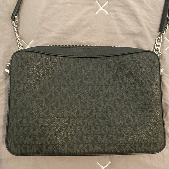 Michael Kors Set Large Logo Crossbody Bag - Picture 3 of 7